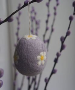 Gamcha Deko Aufhänger aus Filz | Osterei mit Blumen lila