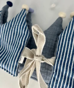 Stoffkrone | Geburtstagskrone Blau STREIFEN mit Pompons