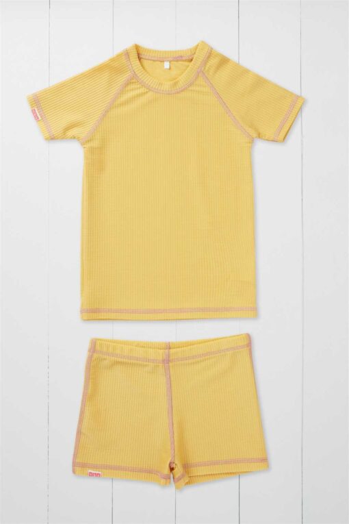 Badeshirt ochre aus recycelten Pet Flaschen von Grass & Air