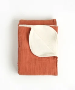 BIBAK Babydecke 70 x 70 cm aus Bio-Baumwolle | Terrakotta