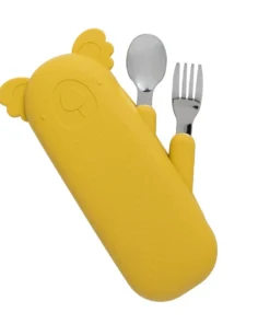 Zoe the Koala Besteckset mit Silikonhülle | Mustard