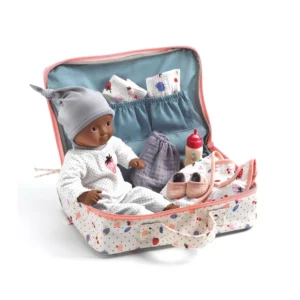 Djeco Pomea Spielkoffer mit Puppe & Zubehör | Cerise