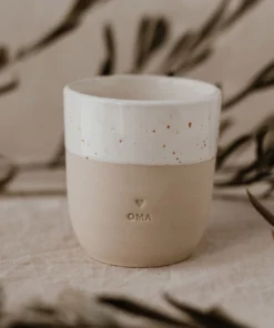 Eulenschnitt Becher Tasse aus Steingut (320ml) | Oma
