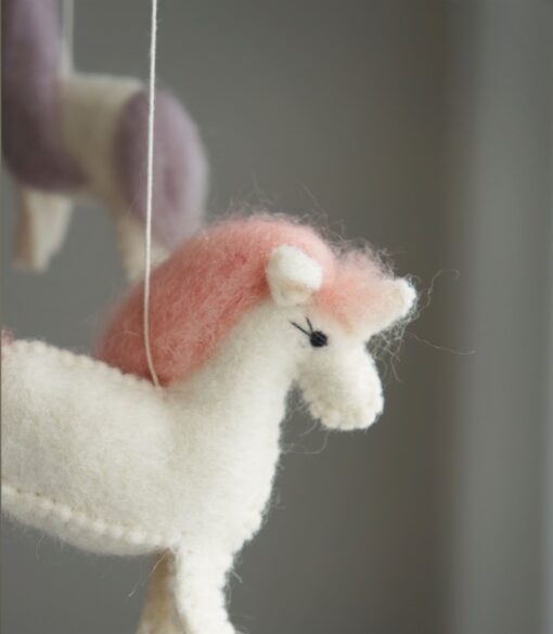 Gamcha Baby Mobile aus Filz | Einhorn pastell