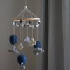 Gamcha Baby Mobile aus Filz | Heissluftballon dunkelblau