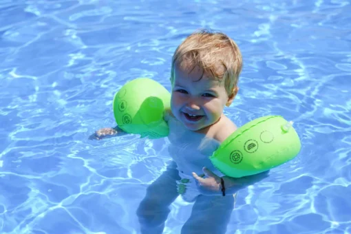 Grünflügel Schwimmflügel oval (ab 8 Monaten/ 11-30 kg) – Bild 2