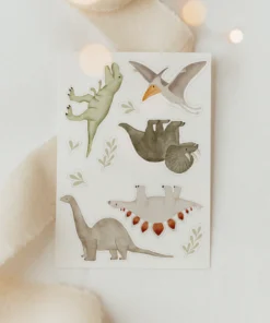 https://wintichind.ch/wp-content/uploads/hej-hanni-caketopper-dinosaurier-4.webp