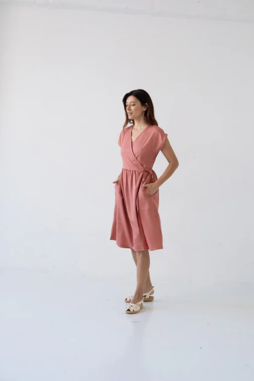 Tiralahilacha ERW Tencel Wickel-Midikleid HIRA | rosa – Bild 3