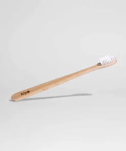 Alternative view of kiyo ERW Zahnbürste aus Schweizer Buchenholz | Soft