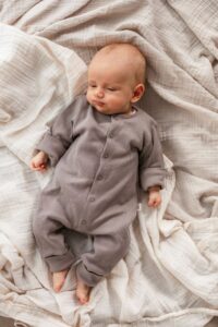 KUKKA Living Baby Rib Strampler ELI | taupe