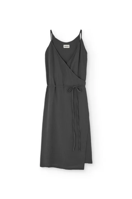 Tiralahilacha ERW Musselin Wickelkleid mit Träger BRIELLE | black – Bild 2