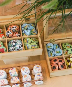 Alternative view of VIERUNDFÜNFZIG Magnet (37mm) | Waschbär